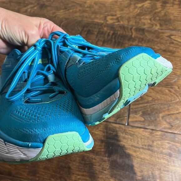 Hoka One Gaviota 2 Running Shoes, size 9 - Picture 6 of 11